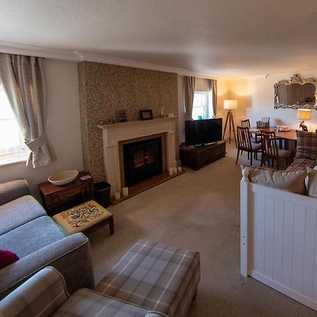 The Dolphin: Quayside Apartment with Stunning Views Newport  Exterior photo