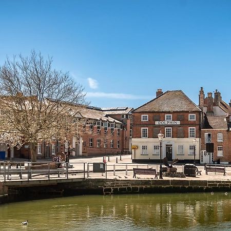 The Dolphin: Quayside Apartment with Stunning Views Newport  Exterior photo