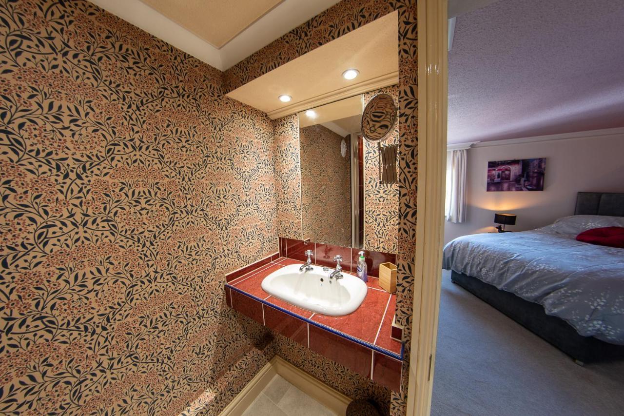 The Dolphin: Quayside Apartment with Stunning Views Newport  Exterior photo