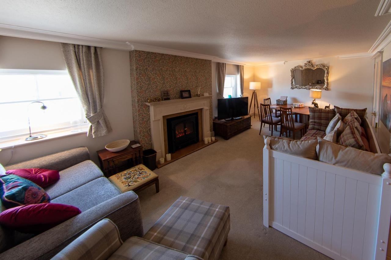 The Dolphin: Quayside Apartment with Stunning Views Newport  Exterior photo